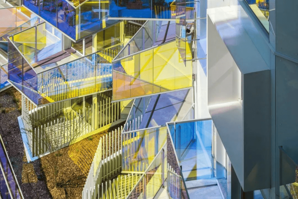 Colorful laminated glass railing 2