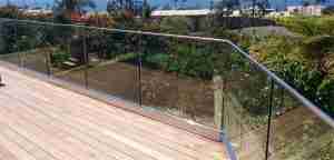 U channel frameless glass railing for balcony