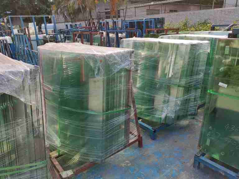 fornecedores de vidro curvo de super alta qualidade na China