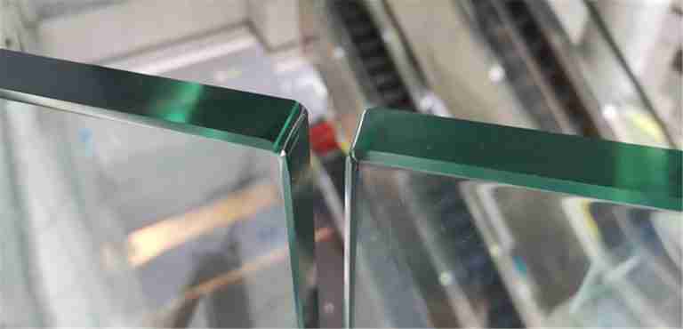 Shenzhen Dragon Glassin kaareva karkaistu lasi
