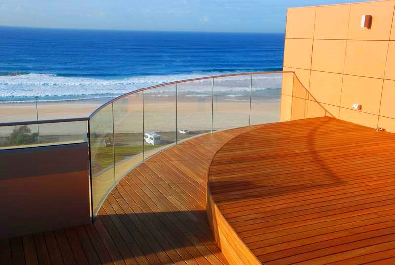 Shenzhen Dragon Glass Popular 17.52mm laminated curved glass panel for balcony railing