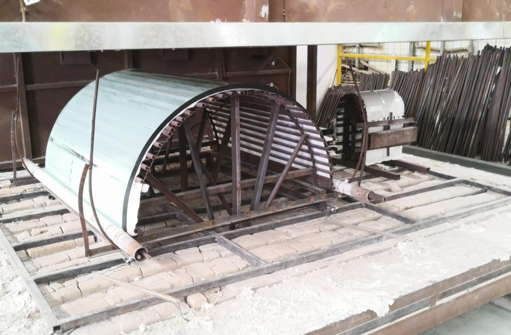 Hot bending glass production oven
