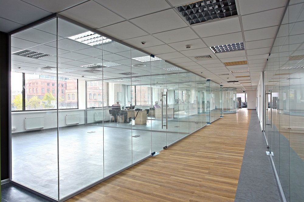 Good soundproofing internal glass partition