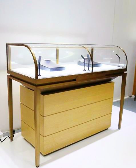 8 мм ультра прозрачная изогнутая стеклянная панель для стеклянного шкафа для ювелирных изделий