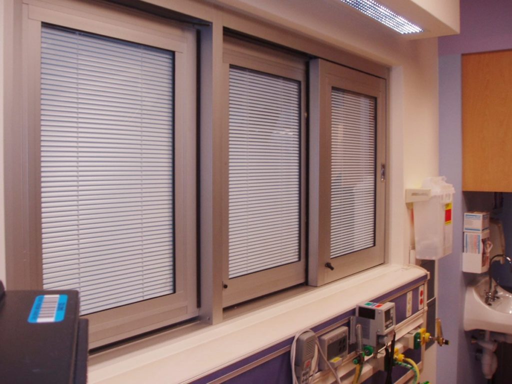 double-paned glass with window blinds inside by Shenzhen Dragon Glass