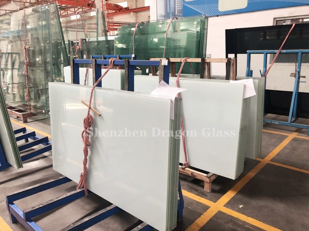 Vidrio de serigrafía altamente decorativo para sistemas de pared de vidrio laminado, paneles de pared de vidrio de China para la venta
