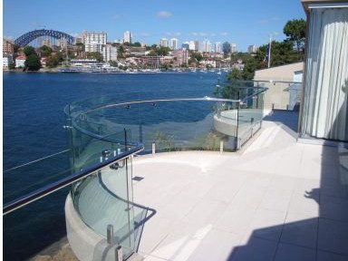 How to choose modern glass railings for balconies? Frameless glass, frosted glass, framed glass minimal frame glass or curved glass, etc.